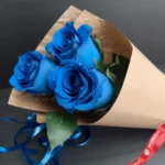 Букет синих роз в крафте от AzaliaNow