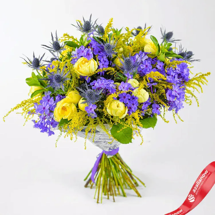 Букет с желтыми розами и эрингиумом «Пломбир в саду» от AzaliaNow