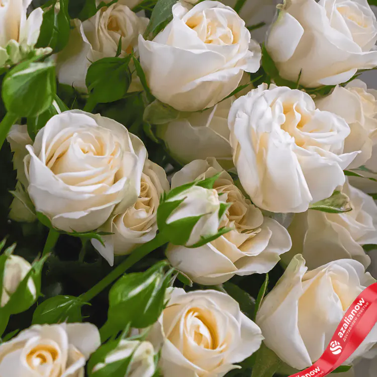 Белые кустовые розы «Скучаю по тебе» от AzaliaNow