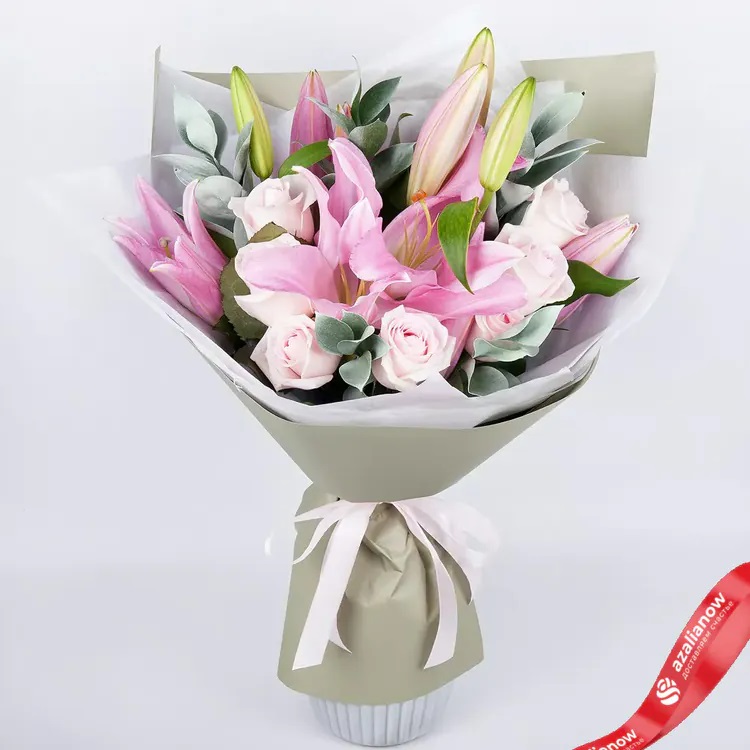 Букет лилий и роз «Шепот нежности» от AzaliaNow