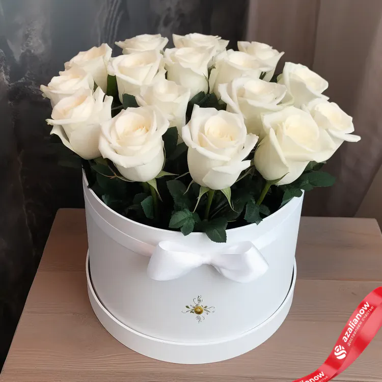 17 белых роз в коробке с белой лентой от AzaliaNow