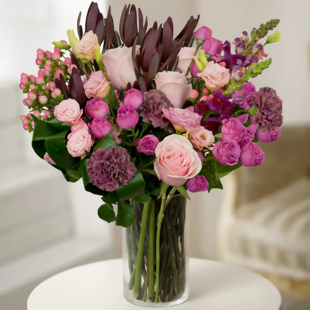 Букет из роз, гвоздик, лизиантусов «Вечная элегантность» от AzaliaNow