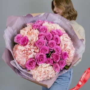 Шикарный букет с гортензиями и розами от AzaliaNow