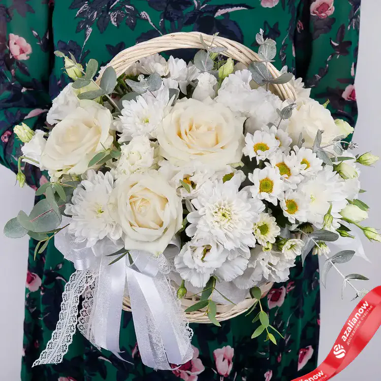 Букет лизиантусов, роз и хризантем в корзине «Аккорд нежности» от AzaliaNow