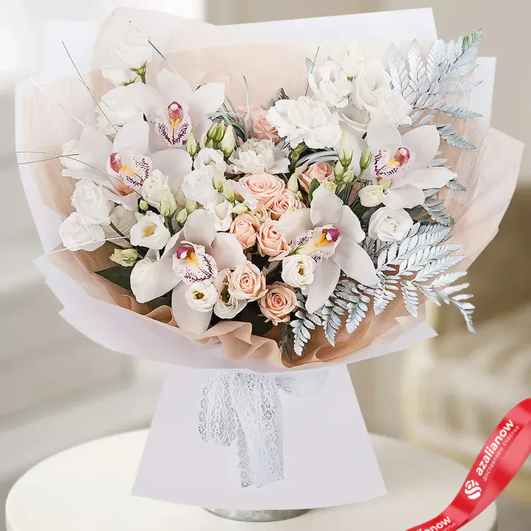 Букет из роз, орхидей, гвоздик и лизиантусов «Шепот орхидеи» от AzaliaNow