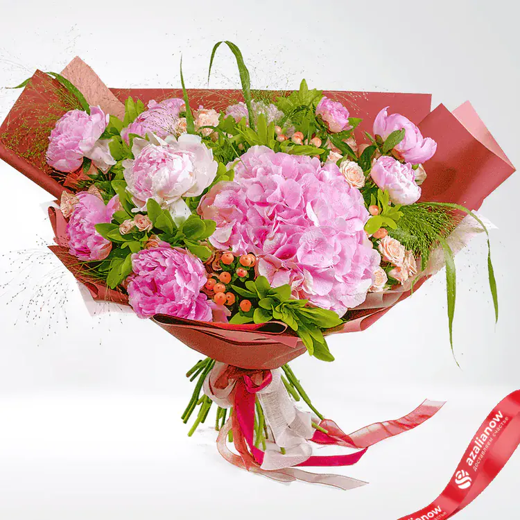 Пионы, розы и гортензии в букете «Желаю счастья» от AzaliaNow