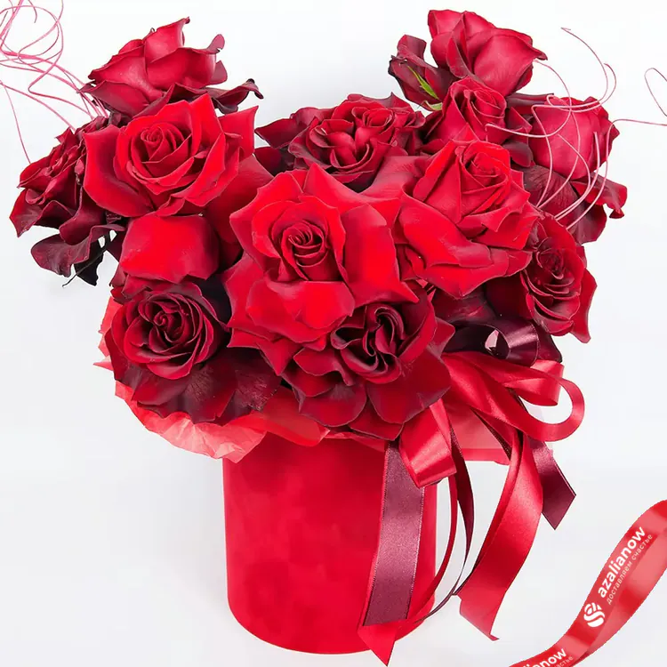 Букет алых роз в форме сердца от AzaliaNow